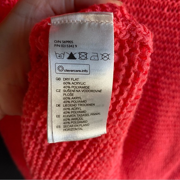 Divided H&M Hot Pink Sweater Size Medium - Picture 6 of 7